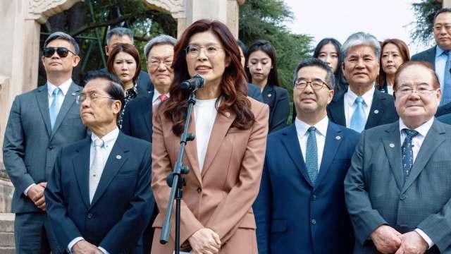 鄭麗文赴上海 拜會上海市委書記