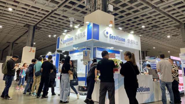 奇偶參展Secutech展出最新AI雲端移動式安防解決方案 第一代AI大語言模型伺服器今年推出