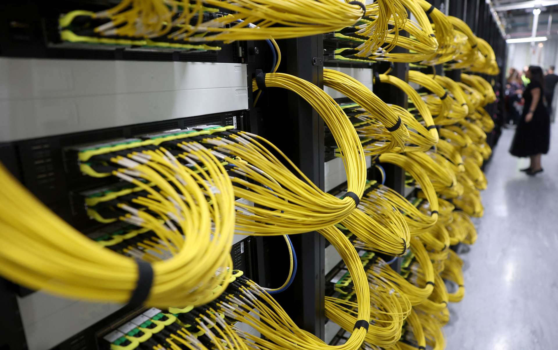 從傳統模組到 NPO，算力爆炸如何決定了硬體的進化方向